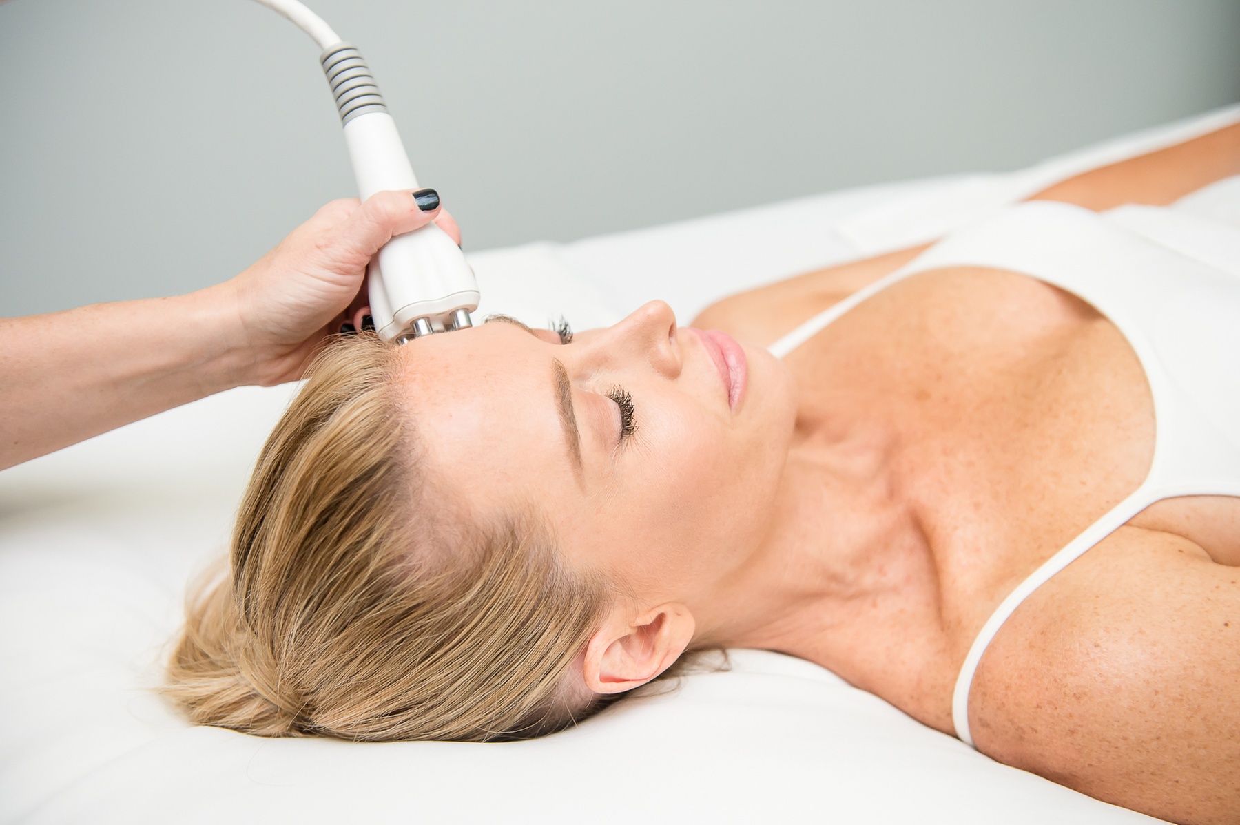 One RF Non-invasive Neck or Face Lift With Venus Diamondpolar