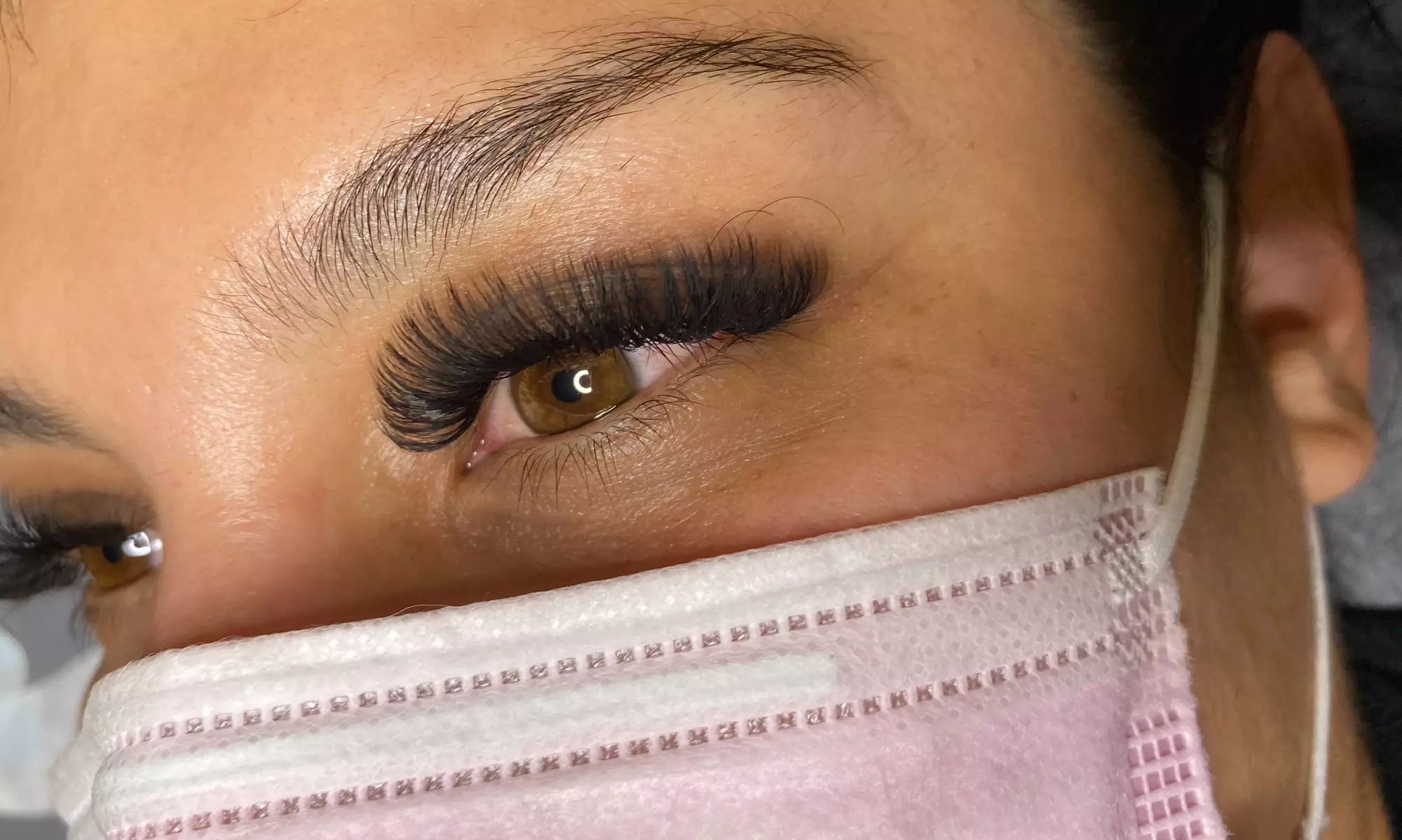 Full Sets of Eyelash Extensions for a Stunning Look