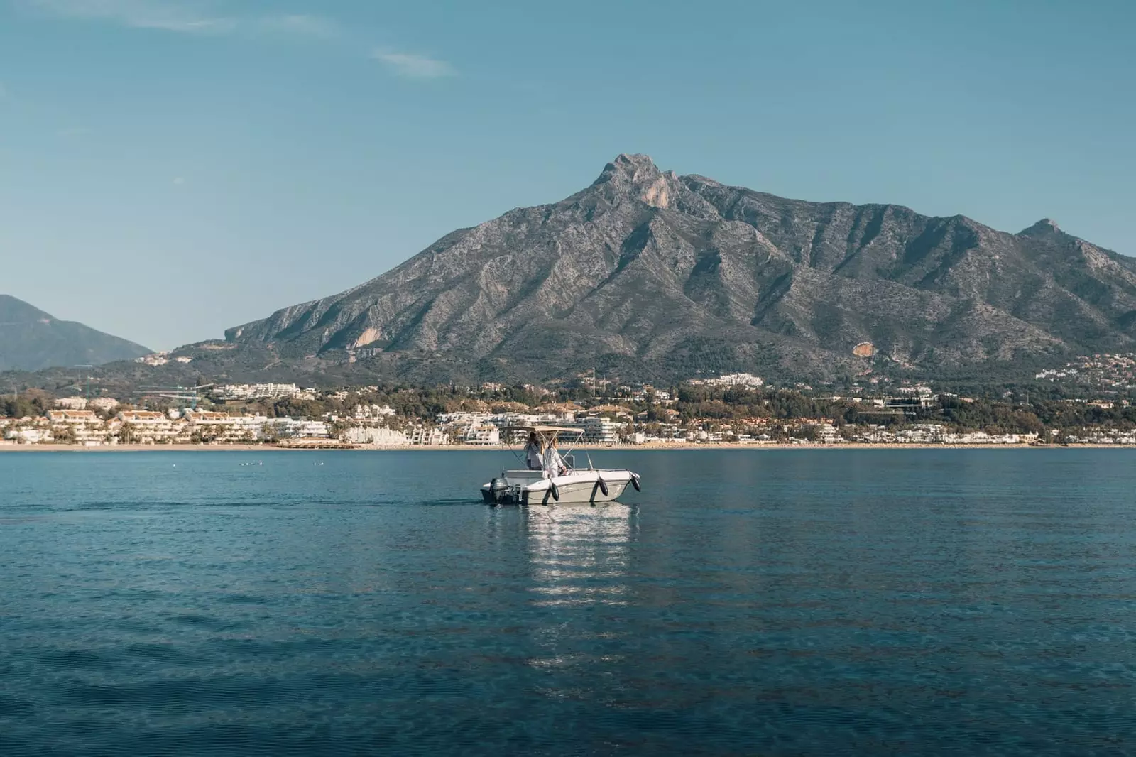 Alquiler de barco sin licencia para hasta 5 personas