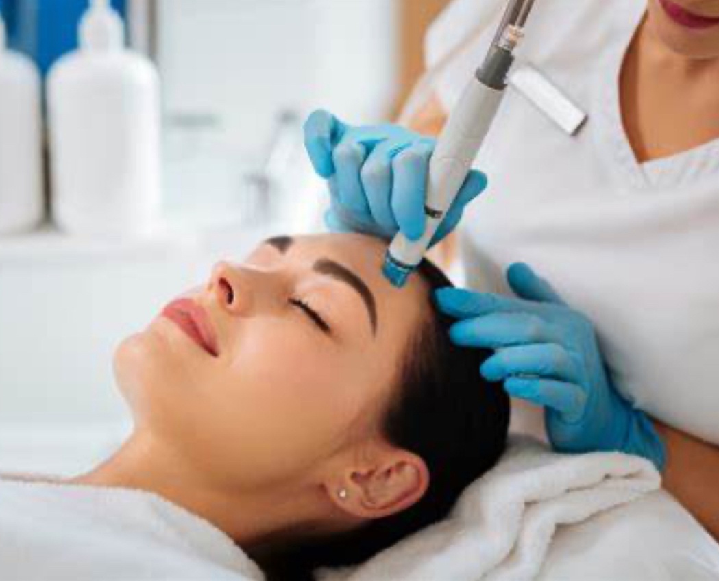 Experience Pearl Skin Care's Deep Cleansing on a 45 or 60-Minute Hydra Beauty Plus Light Therapy (Up to 55% Off)