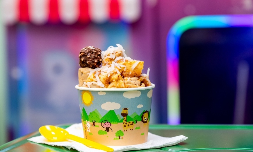 Image 7: Sweet Ice Cream Rolls in Coconut Beach, Cookies & Cream & More