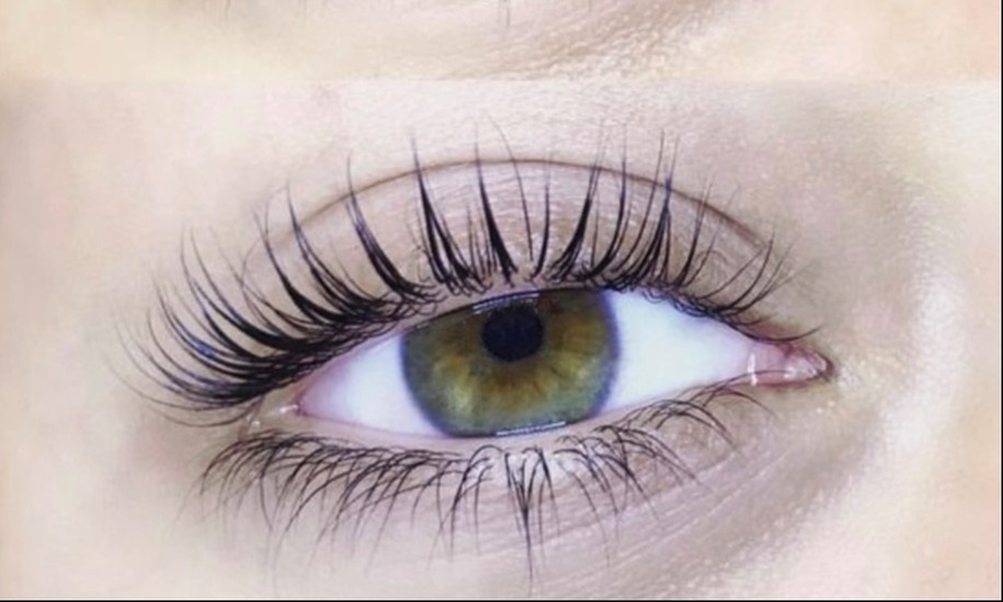 Transform Your Style: The Keratin Lash Lift with Tint, Brow Lamination, or Keratin Lash Lift ( Up to 51% Off )