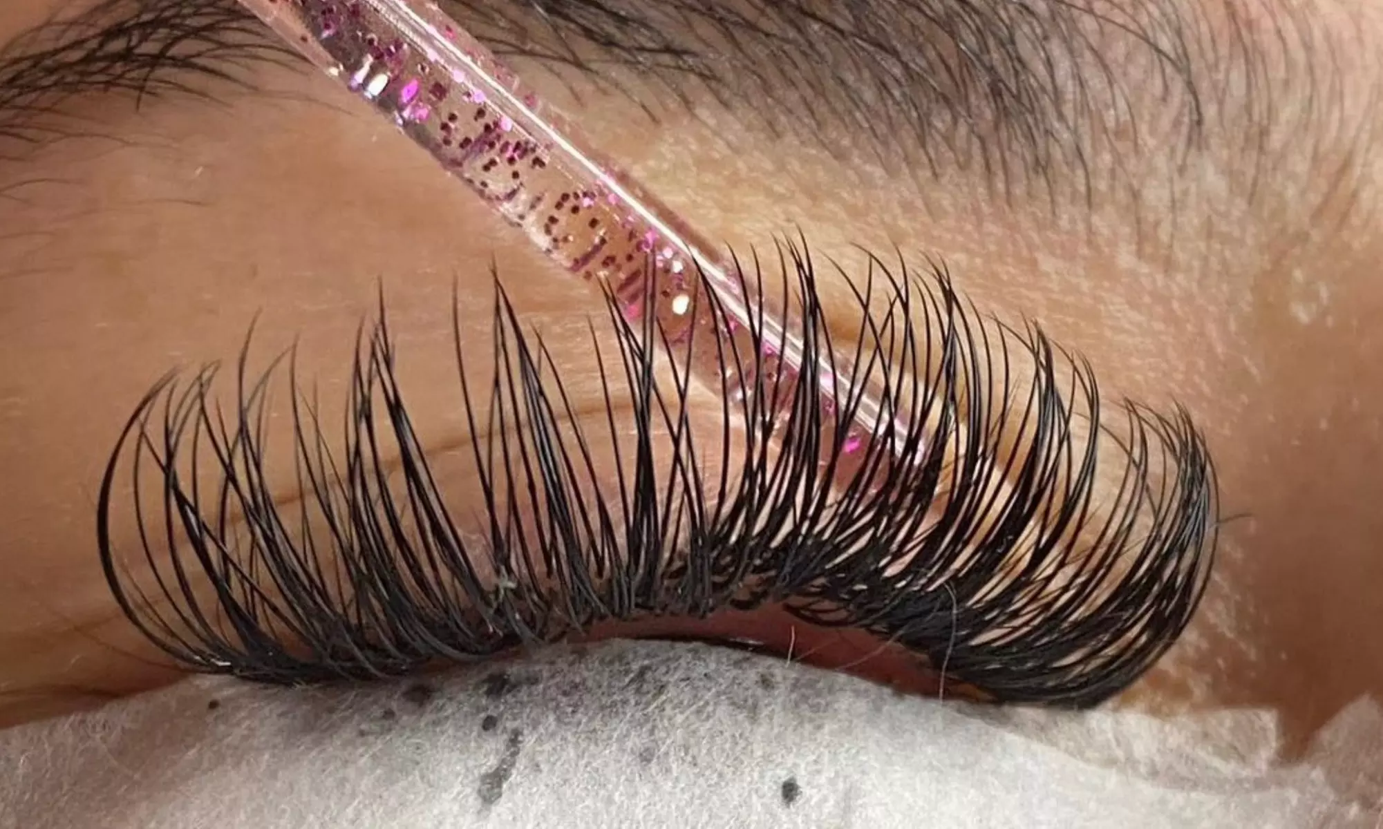 Discover AZD Makeup & Skin's Classic and Volume Lash Extensions with up to 66% off, offering elegance or dramatic flair. - Primary Image