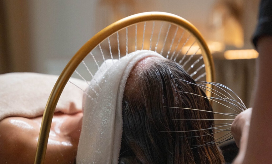 Image 1: Revitalisez vos cheveux et détendez-vous avec un Head Spa relaxant