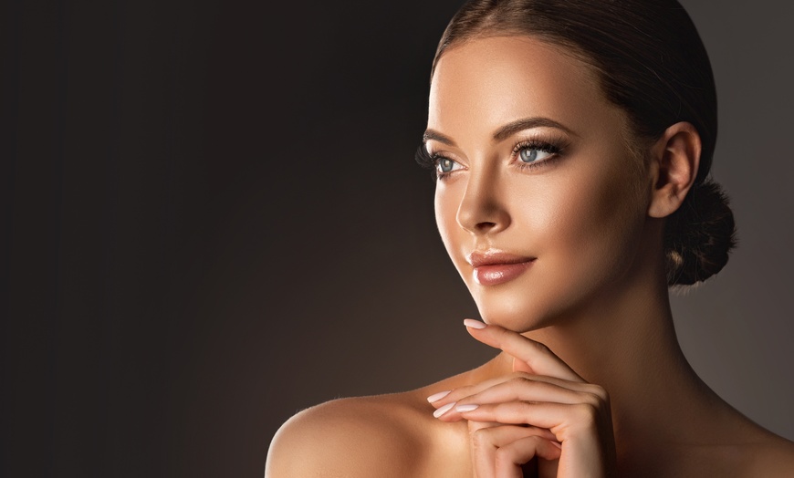 Image 1: Glow Your Skin with One, Two or Three Contour Light Face-Lift Sessions