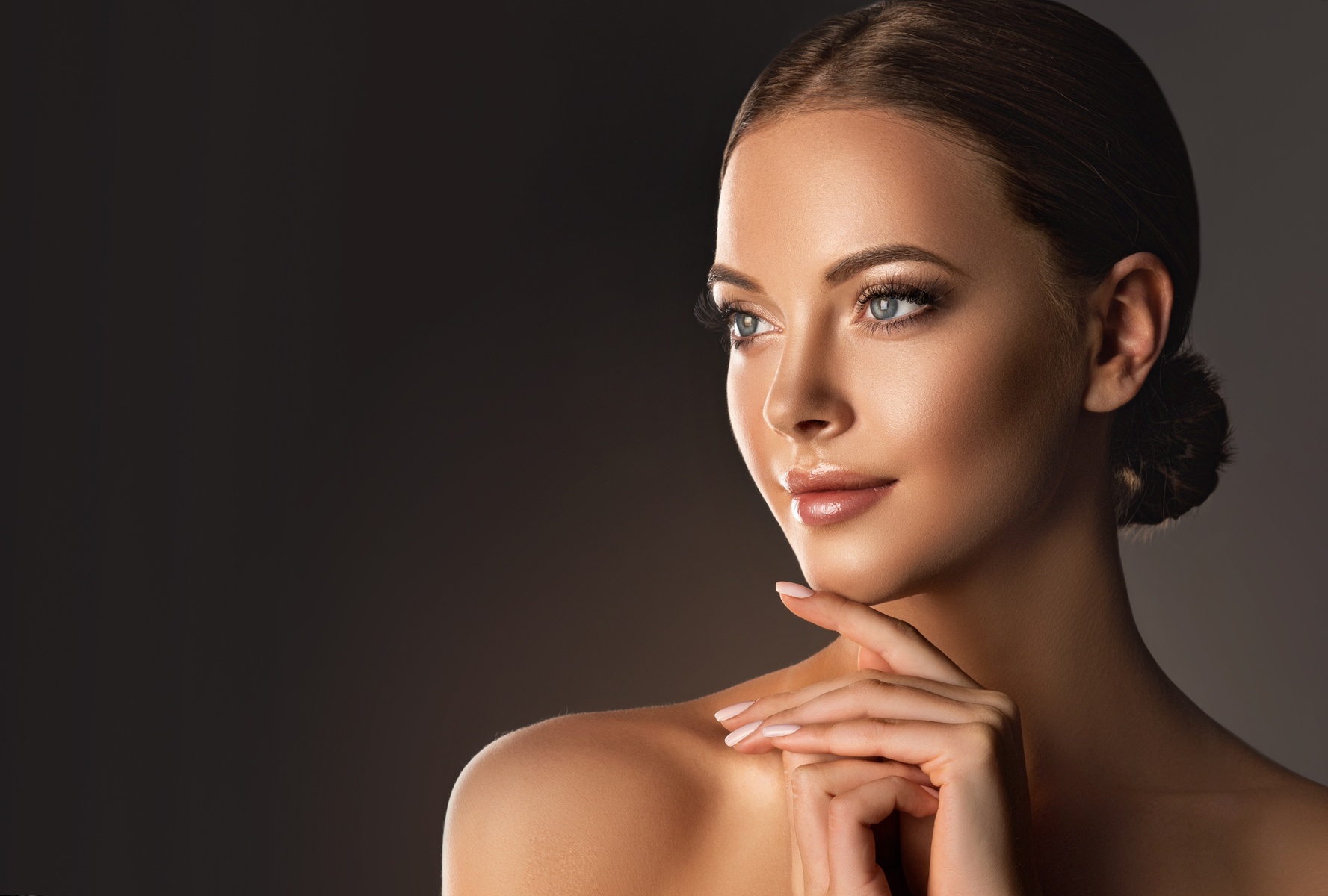 Glow Your Skin with One, Two or Three Contour Light Face-Lift Sessions