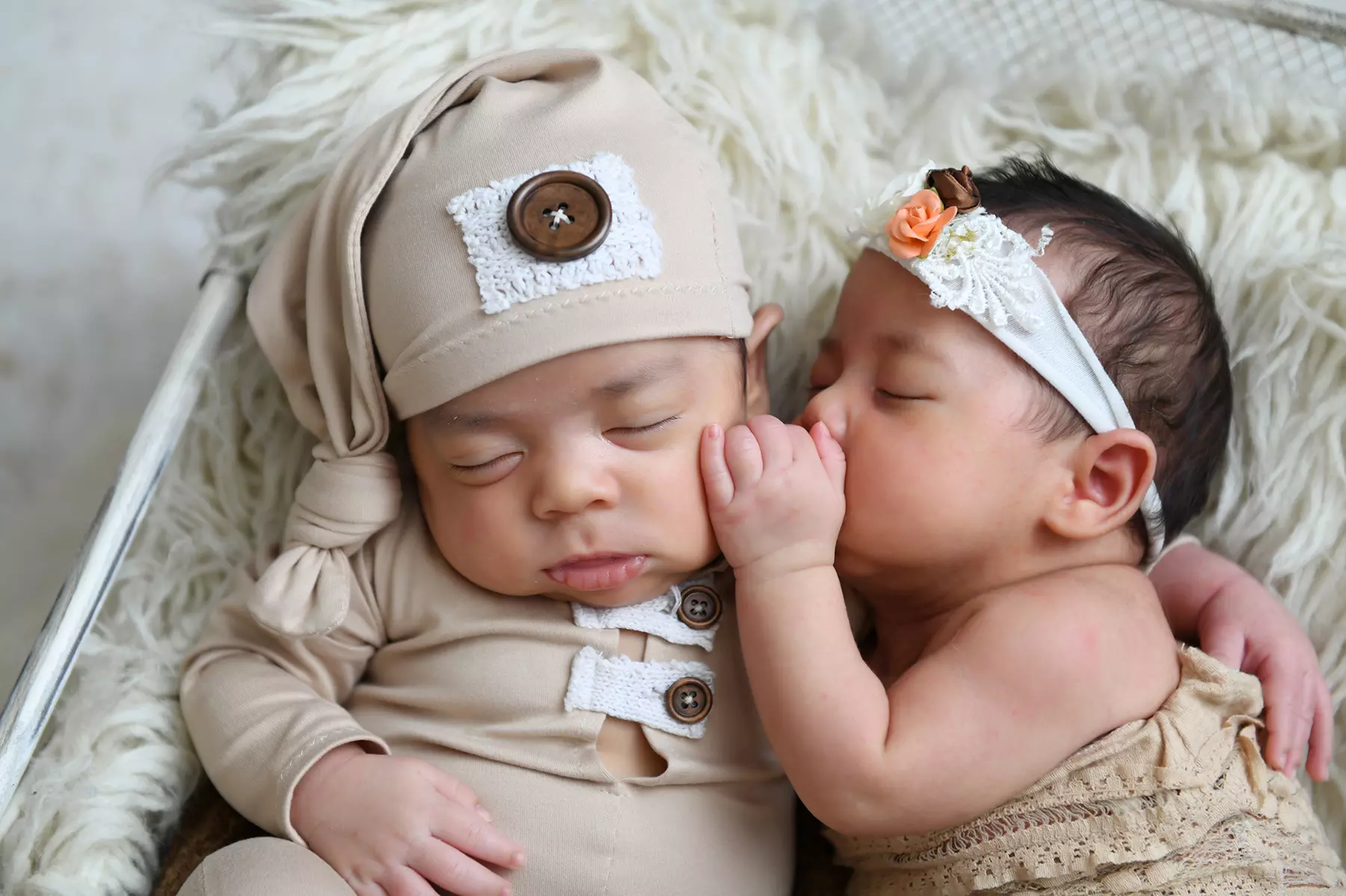 Capture Precious Newborn and Family Memories with Digital Images