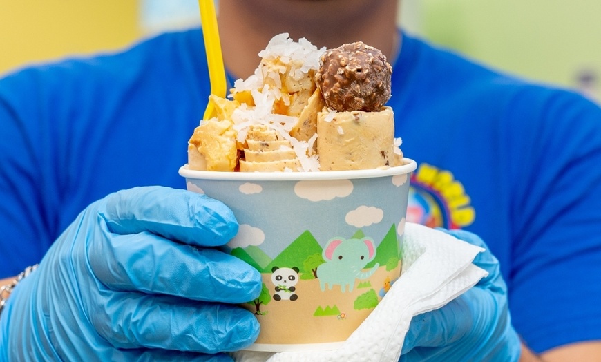 Image 8: Sweet Ice Cream Rolls in Coconut Beach, Cookies & Cream & More