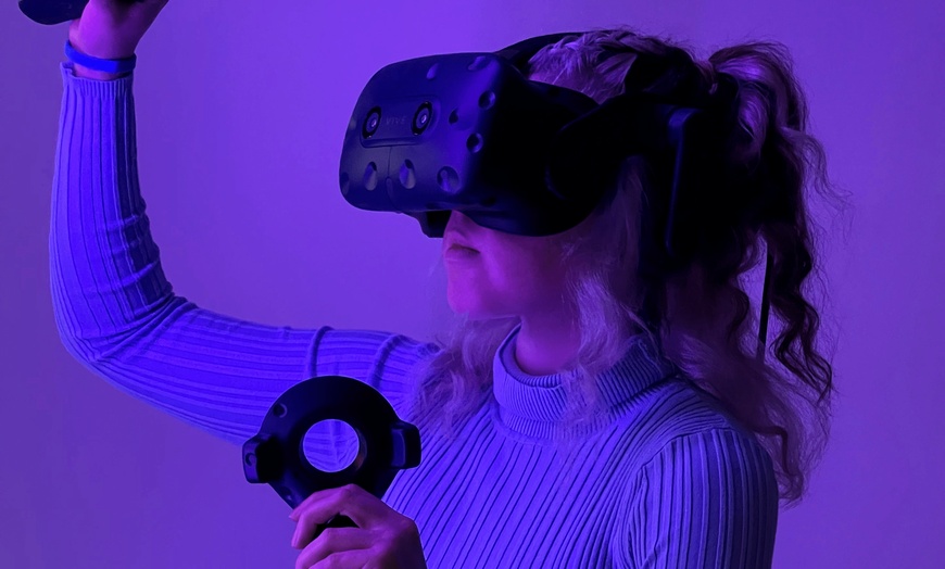 Image 2: VR Escape Room Game for Two