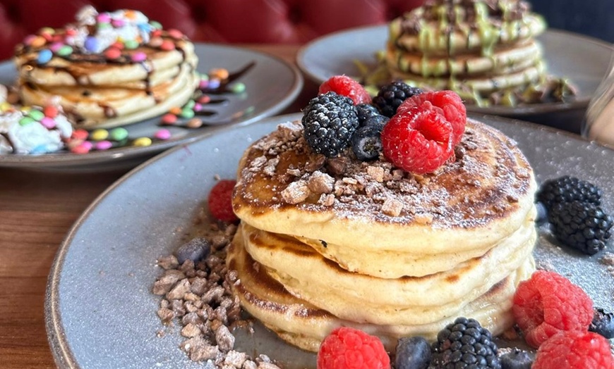 Image 2: Enjoy Dining of £30 or 65 Voucher with Great Discount on Monday-Friday