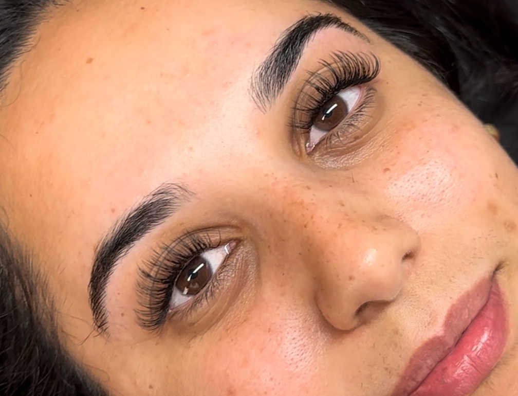 Classic, Hybrid, and Volume Eyelash Extensions Full Sets