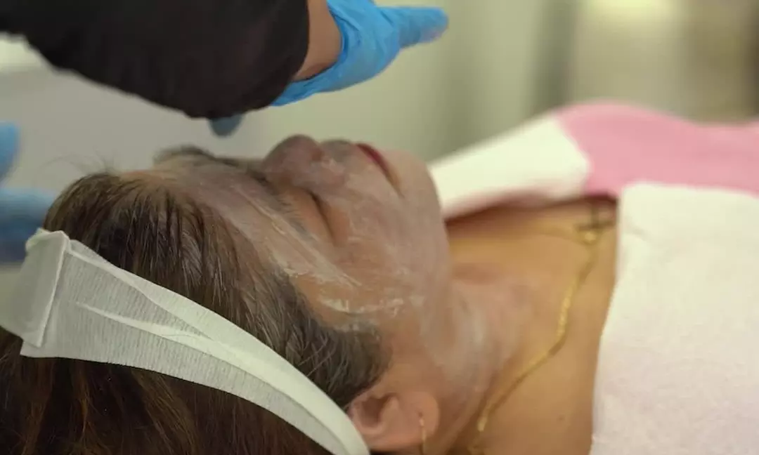 Up to 51% Off on Spa / Salon Beauty Treatments at Royal Bee