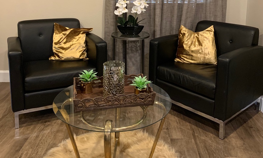 Image 4: Explore the Wide Range of Facials and Treatments