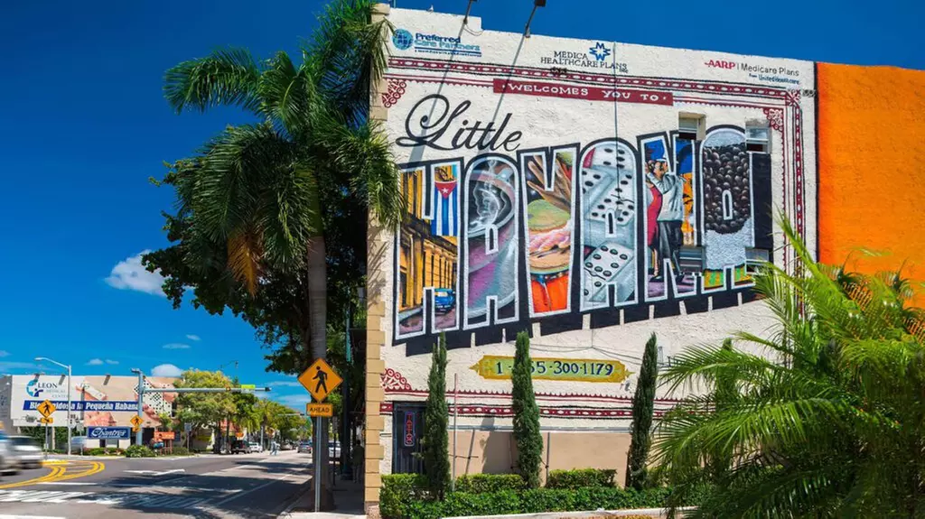 Miami Beach & Art Deco District Cruise or Airboat Tour Everglades