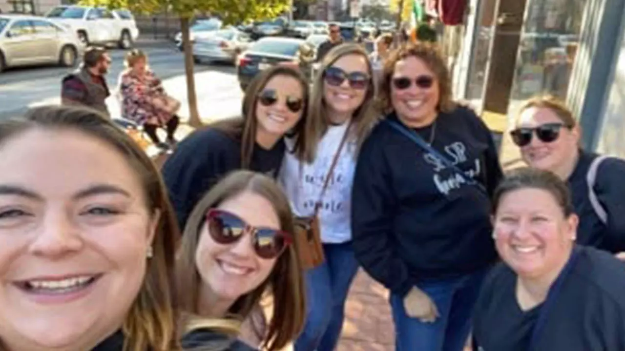 Join a self-guided scavenger hunt adventure for groups