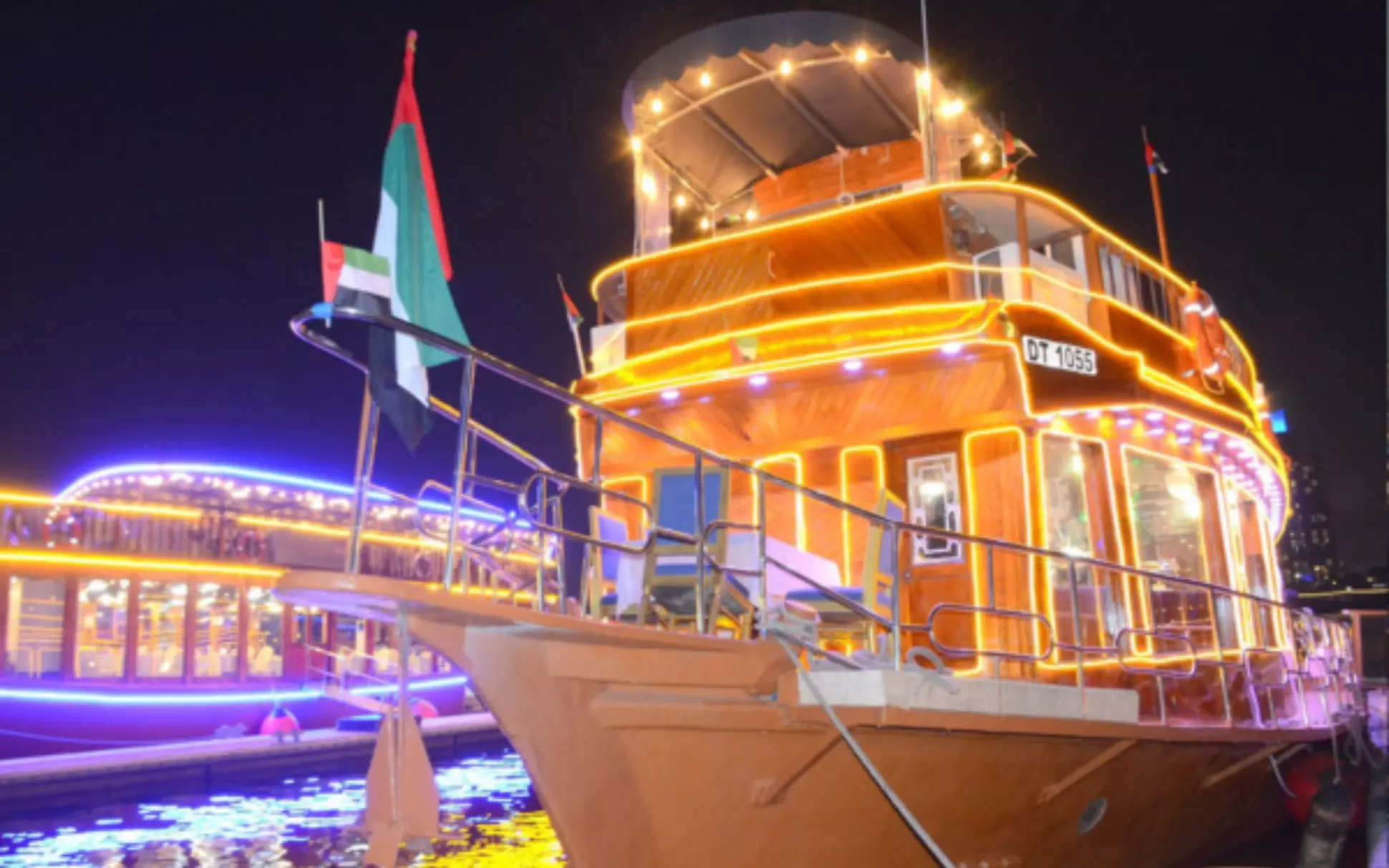 Canal Cruise Buffet Dinner Cruise for 1 Child or 1, 2, or 4 Adults