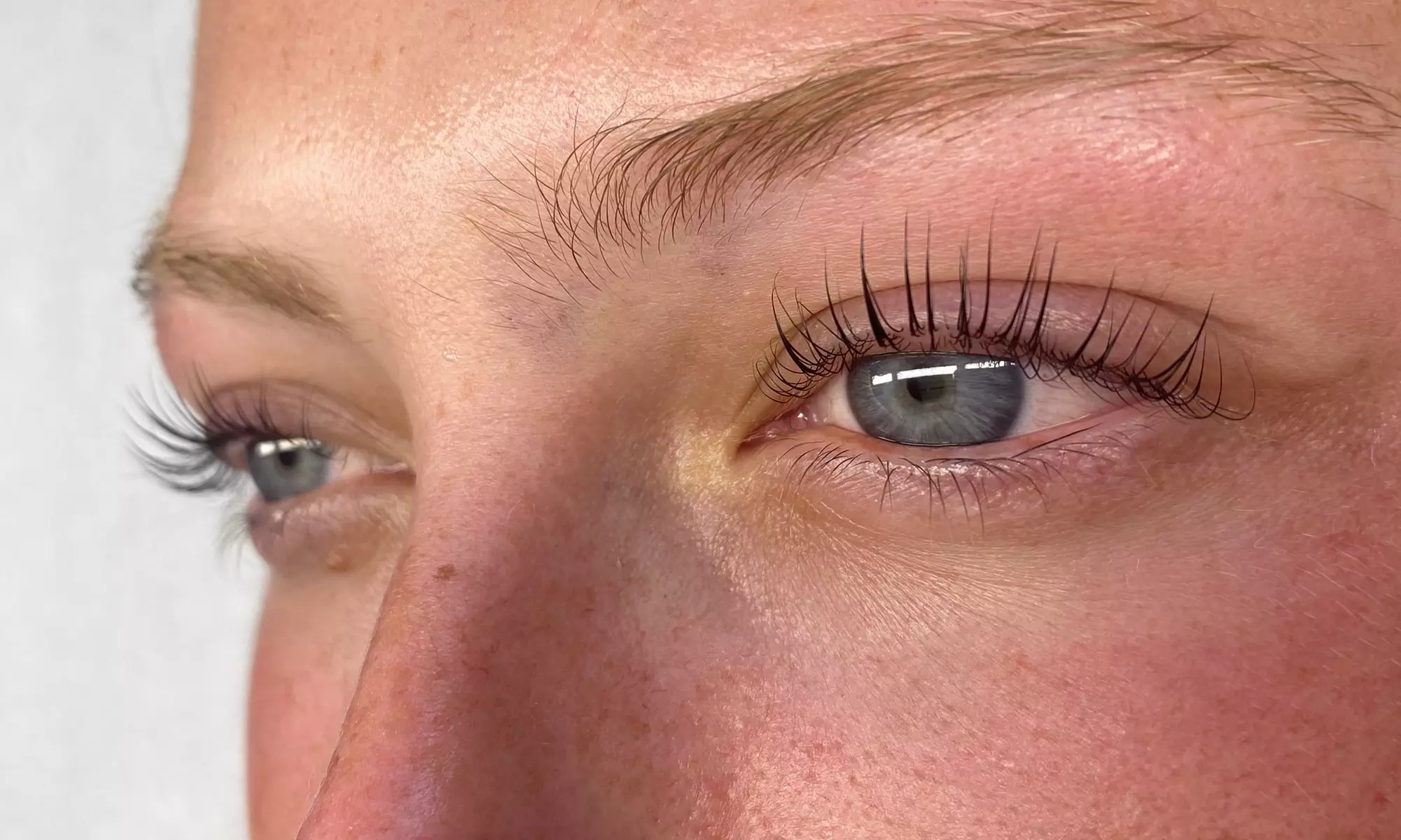 Up to 30% Off on Eyelash Extensions at Lareine - Second Medium