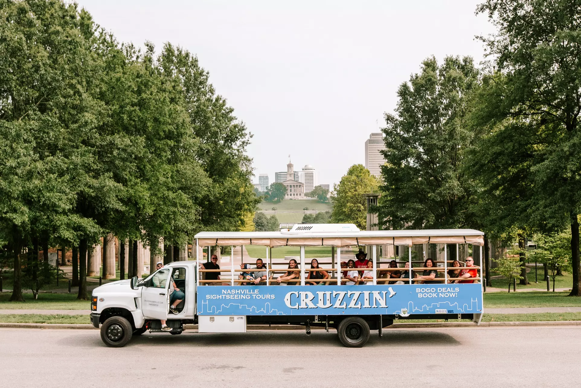 Nashville Sightseeing Tour at Cruzzin Nashville (Up to 50% Off)  - Primary Image