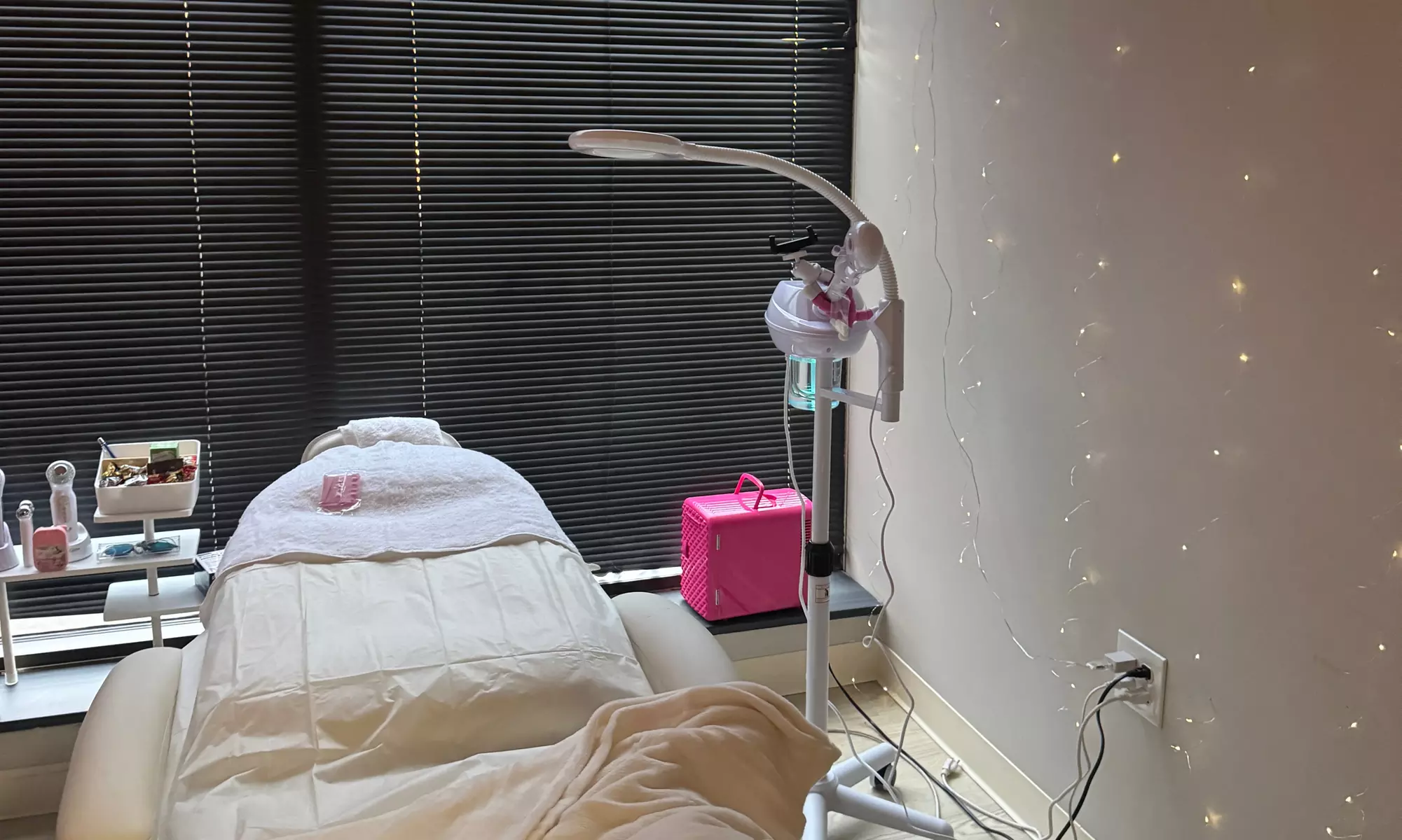 Experience Rejuvenating Facial Sessions of your Choice!