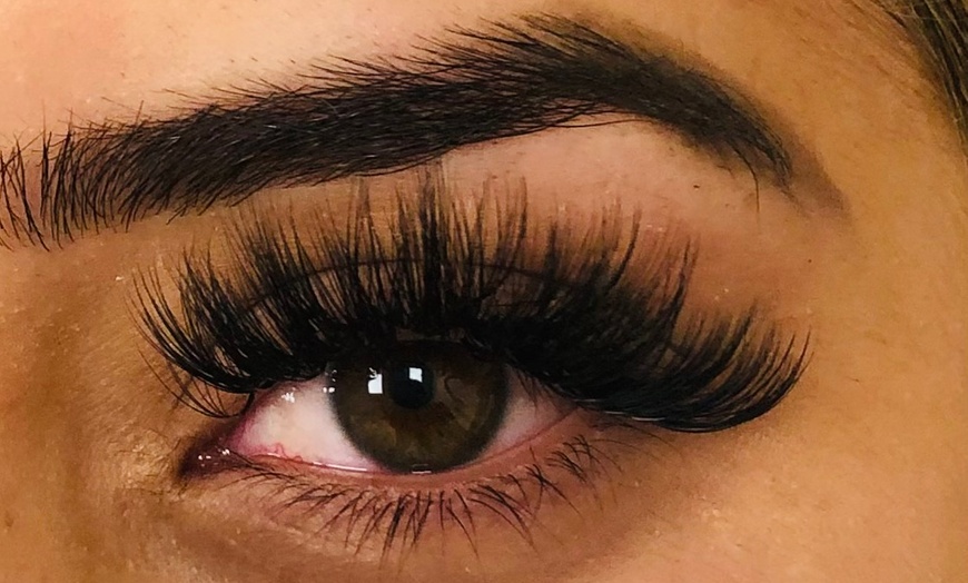 Image 3: Up to 30% Off on Eyelash Extensions at See U Beauty