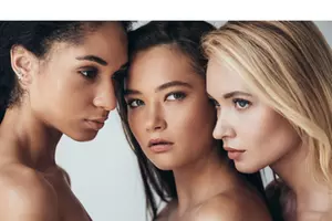 Gönne dir eine Gesichtsbehandlung oder Spezialbehandlung für Problemhaut für 1 Person