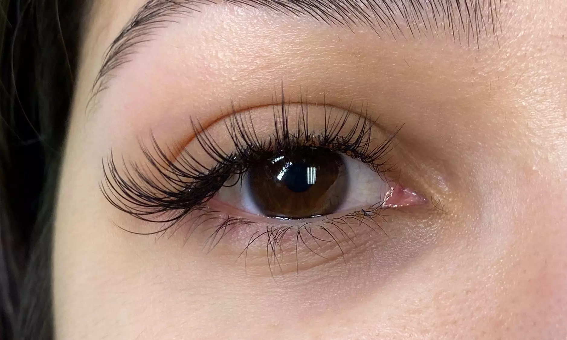 Experience Classic Eyelash Extensions for a Natural Look