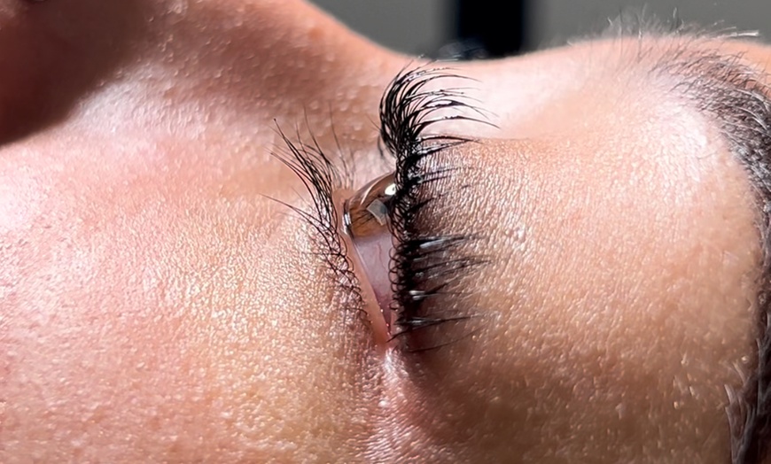 Image 1: Up to 45% Off on Eyelash Perm at MamiYaba