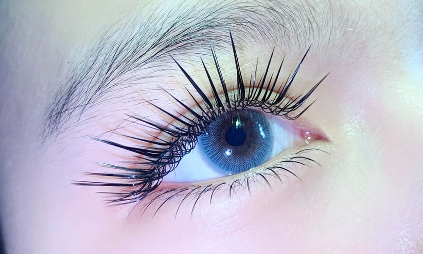 Image 3: Up to 55% Off on Eyelash Extensions at Ivy Lashes