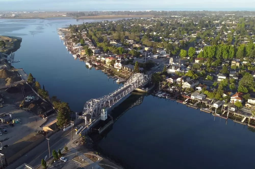 Embark on a Self-Guided Scavenger Hunt in Oakland with ScavengerHunt.com, available for 2, 4, or 6 people with up to 55% off - Primary Image