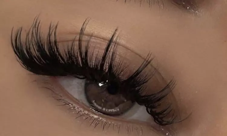 Get a Glamorous Eye Makeover with MAYMOSA's Full Set of Eyelash Extensions, up to 48% off - Primary Image