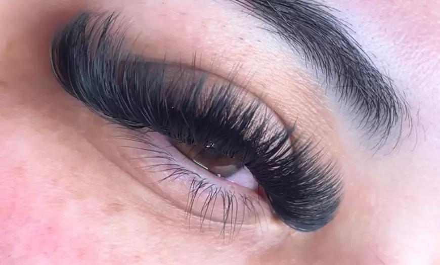 Image 2: One Full Set of Classic, Hybrid or Full Set 3D Eyelash Extensions