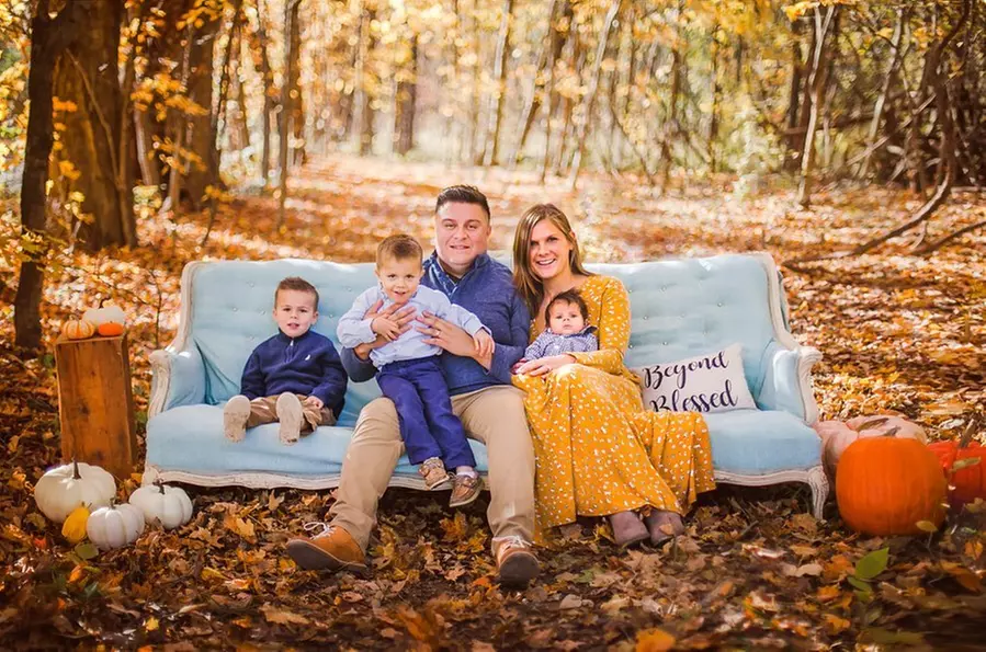 Capture Precious Moments: Mini / Family Photography Session