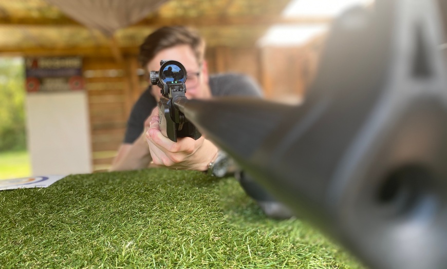 Image 2: Basic Air Rifle Shooting Experience (40 Shots) in a Professional Setup