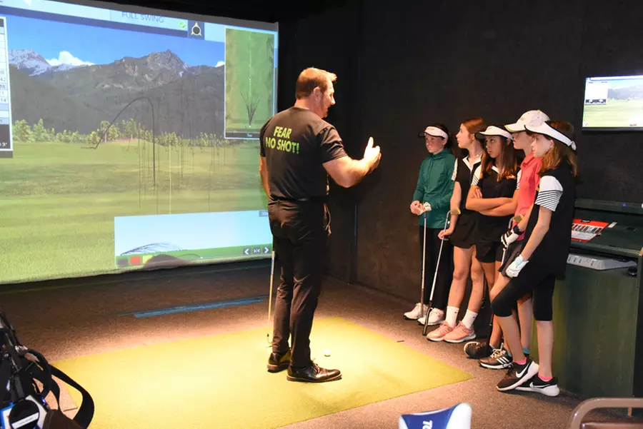 Tee Off w/ Indoor Golf Simulation for Any Skill Level in Medina, OH