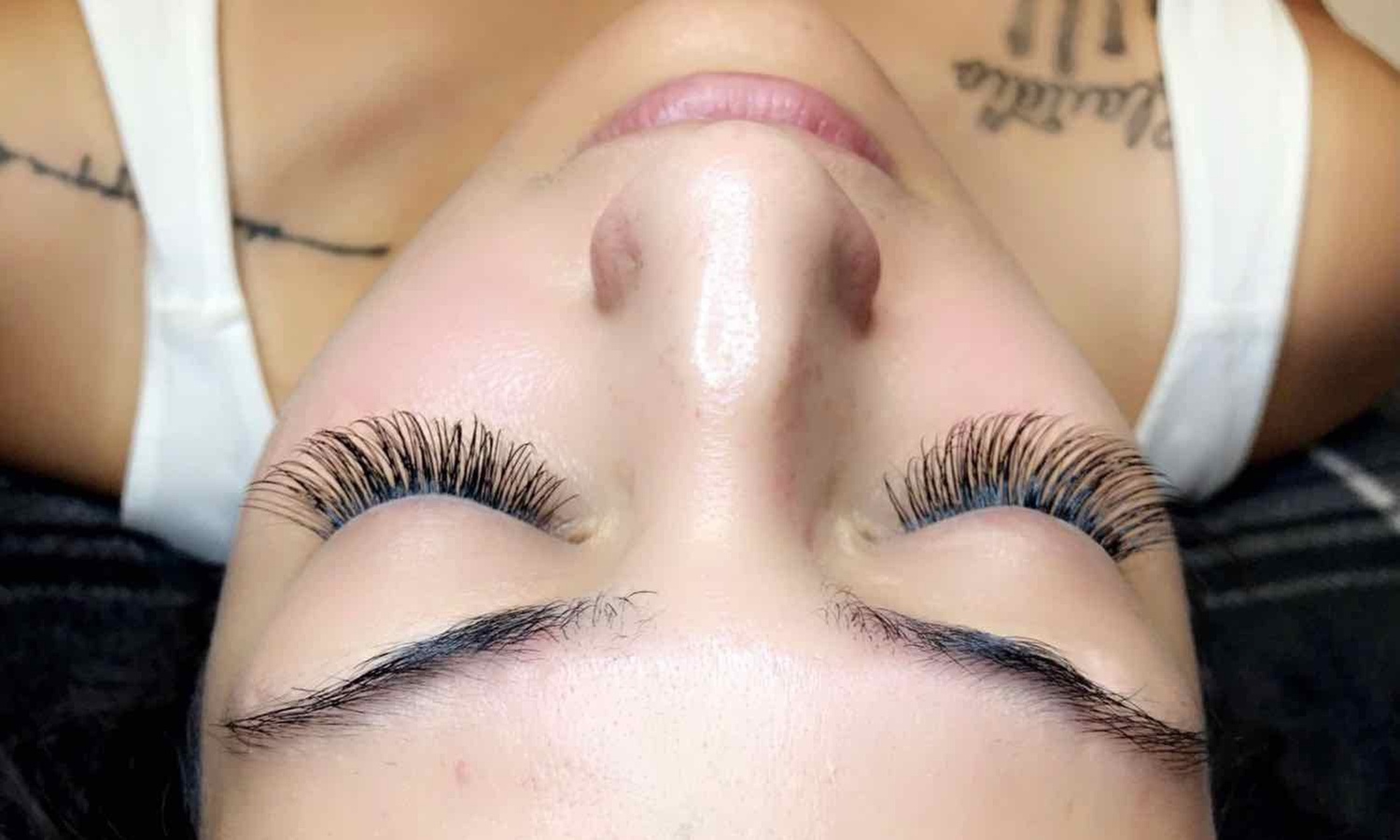 Full Set Classic Eyelash Extensions for Natural Look