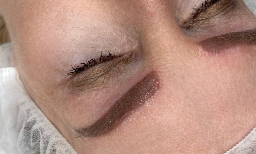 Image 2: Enjoy Semi-Permanent Ombre Eyebrow Session with or without Touch-up