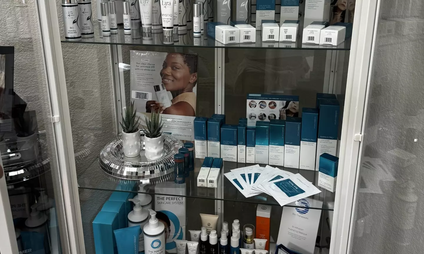 Up to 40% Off on Choice of Facial Packages at Che Glow Esthetics - Second Medium