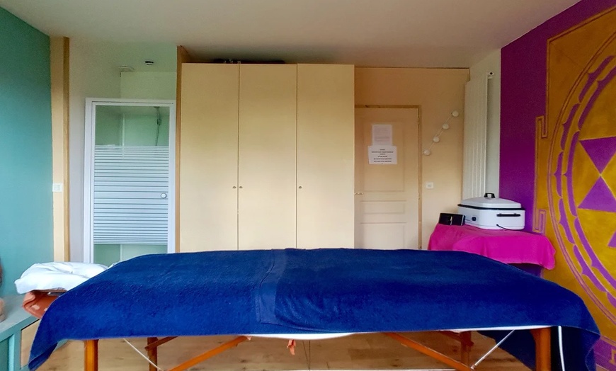 Image 2: Massage indien, balinais, californien, thaï, japonais, détox au choix