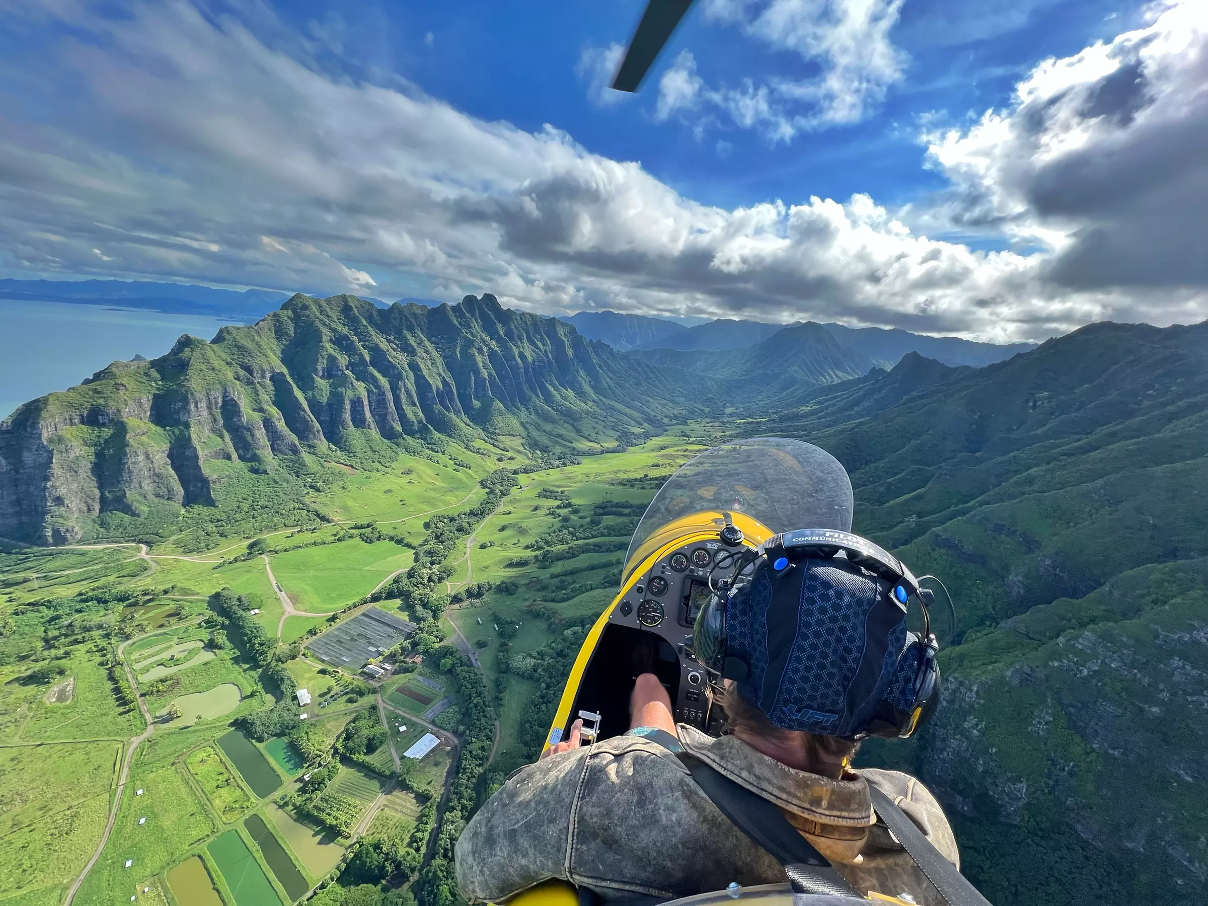Explore Oahu's Sky: 30-Min Gyroplane Experience for upto 4 People