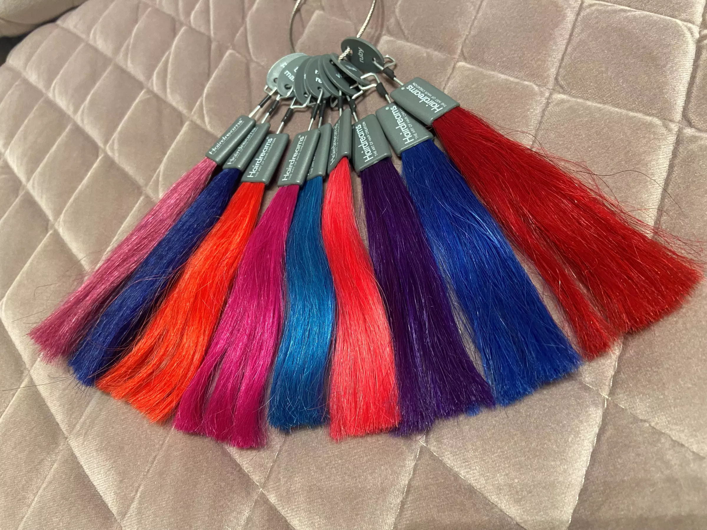 Bunte Haarsträhnen für Kinder