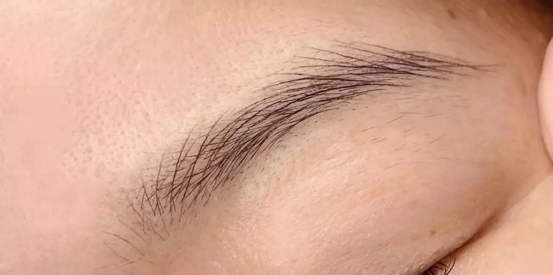 Up to 59% Off on  Eyebrow Services at Liwei Beauty - Second Medium