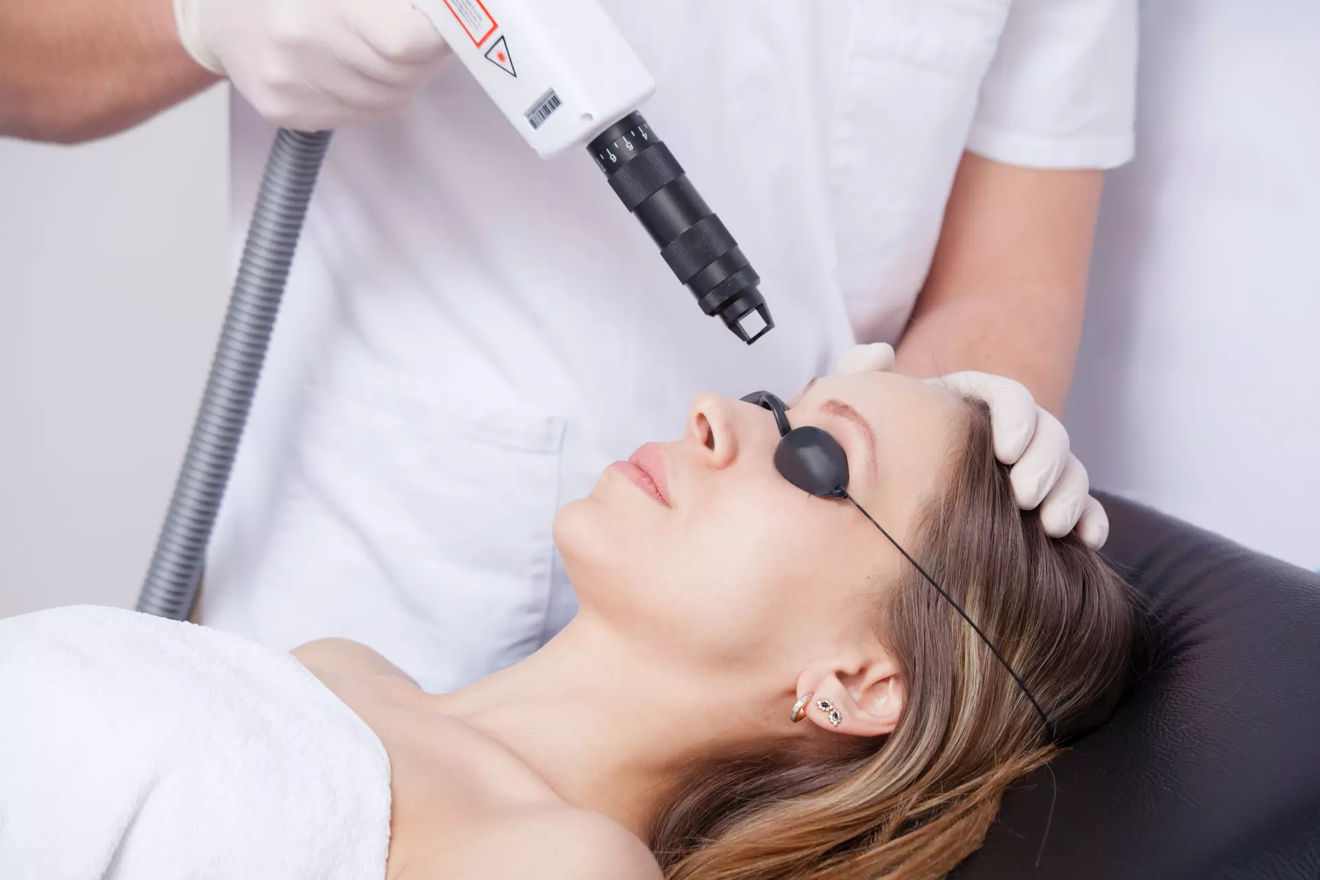 Explore Ageless Beauty's Laser Skin Resurfacing with IPL Combo for a refreshed appearance (Up to 77% Off) - Primary Image