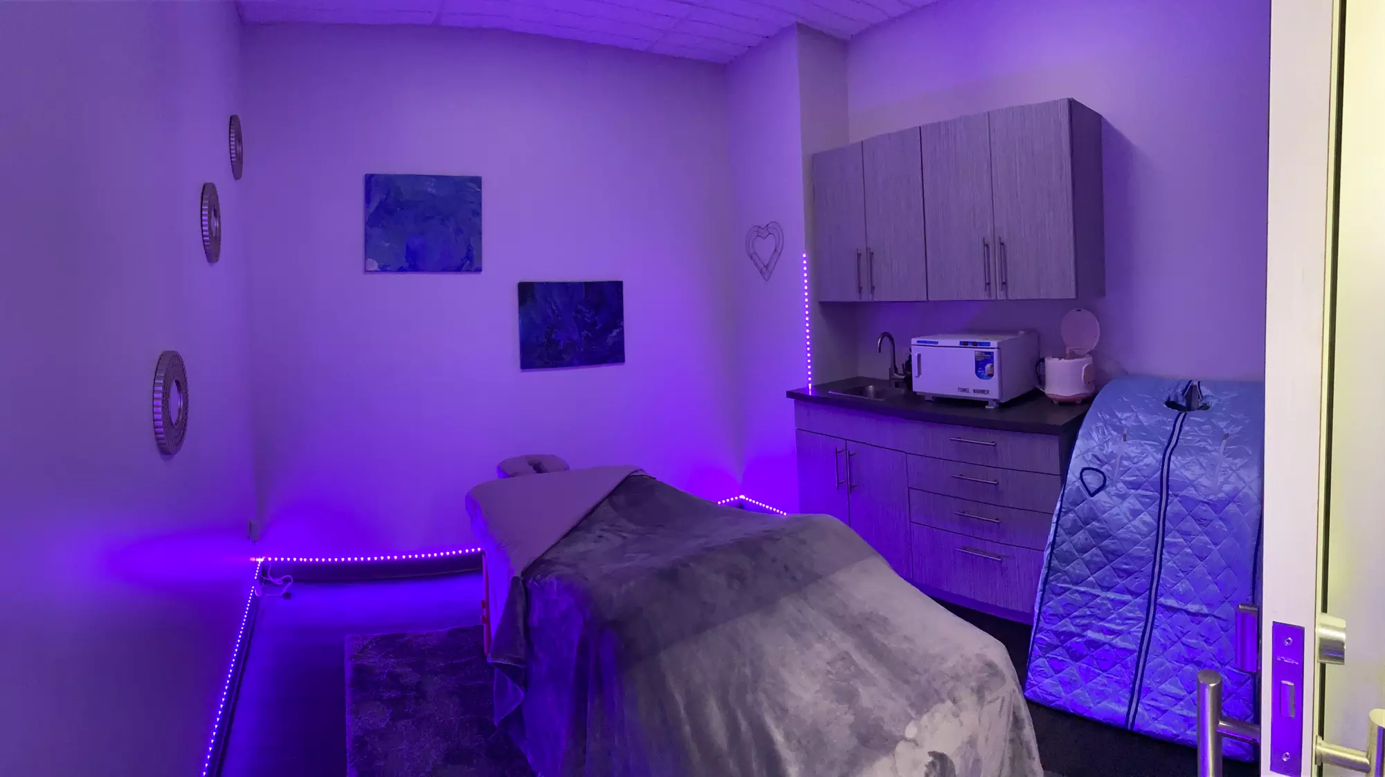 Hot Stone Massage: Melt Away Muscle Tension & Quiet a Busy Mind