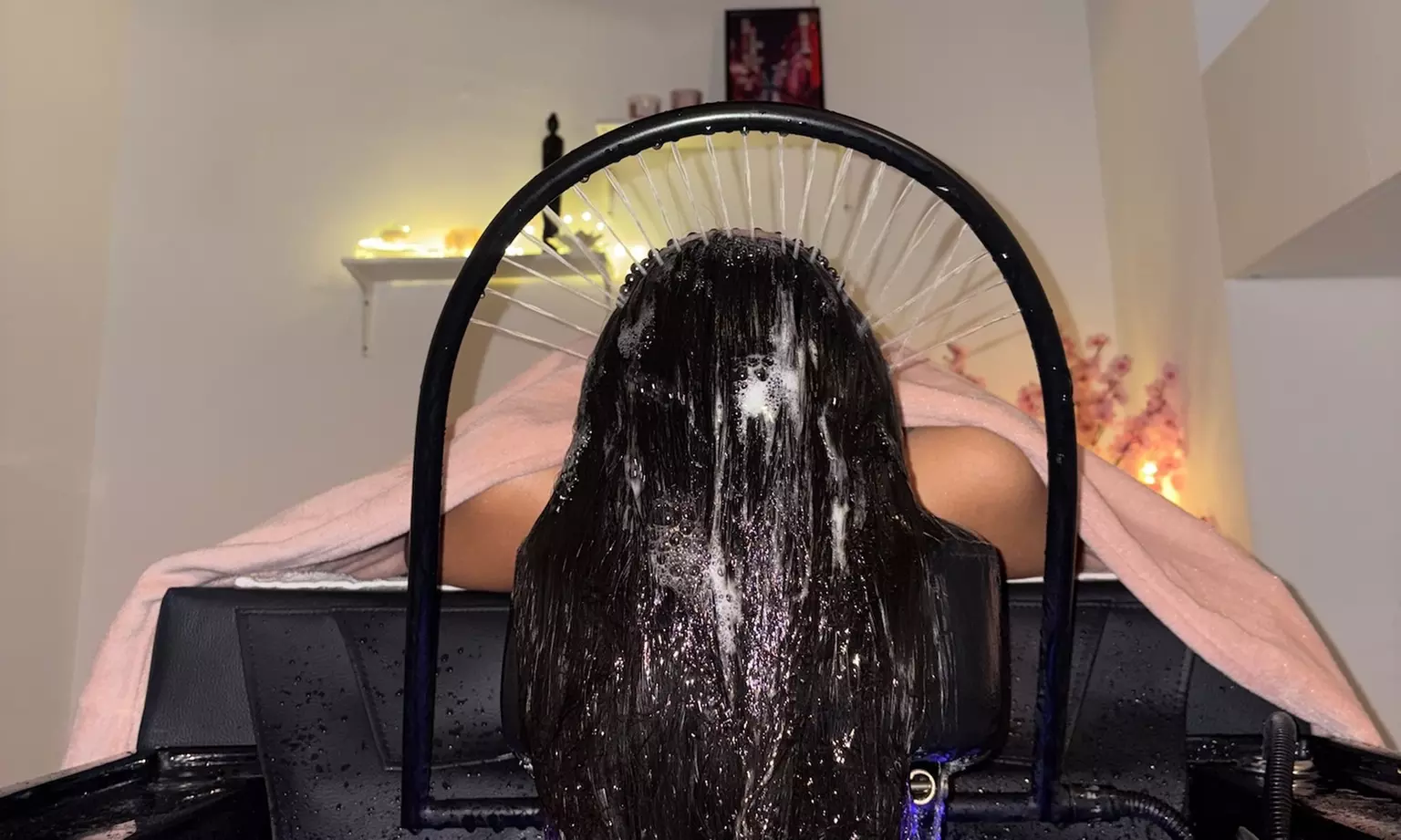 Séance de head spa pour femme d'1h avec séchage inclus (20% de remise) - Primary Image