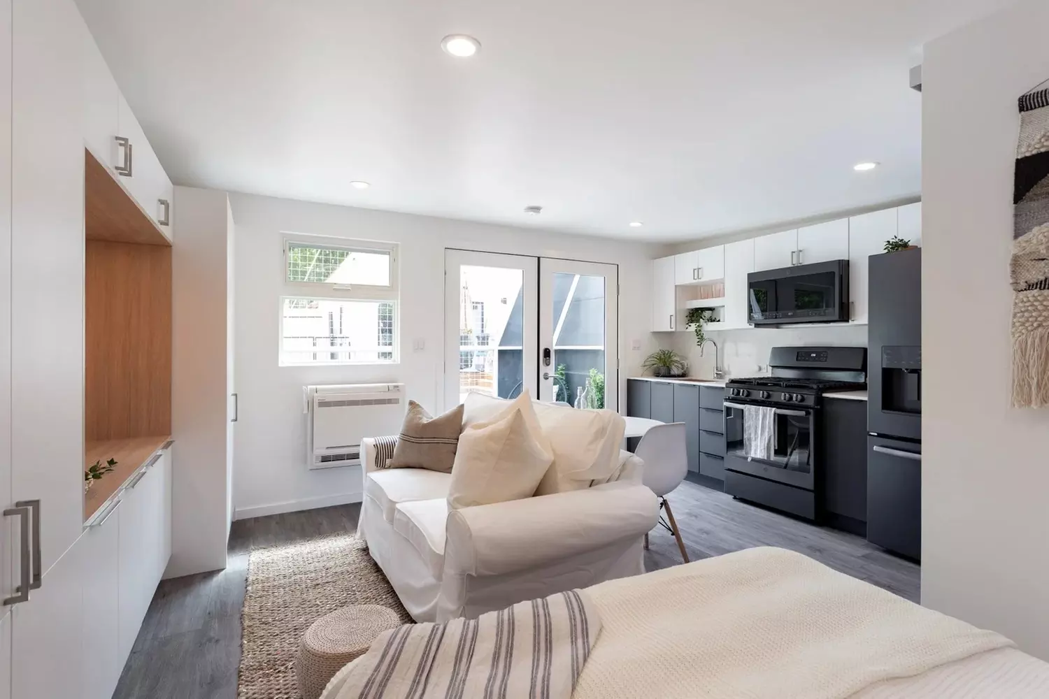 Up to 90% Off on Remodeling / Renovation at 1 Smart Build - Second Medium