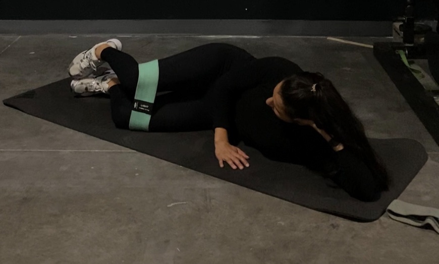 Image 5: Personalized 1:1 Training Sessions at 12 Circle Fitness