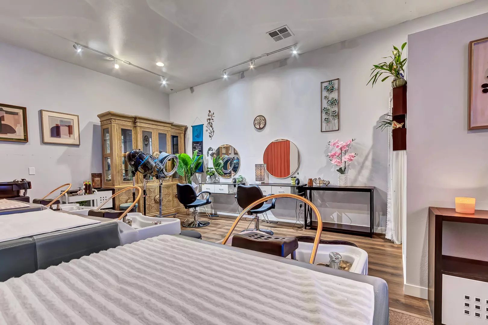 Up to 30% Off on Salon - Scalp Care at CCUE SPA