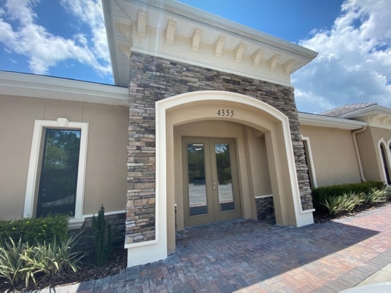 Quick Teeth Whitening & Swarovski Tooth Gem in Orlando