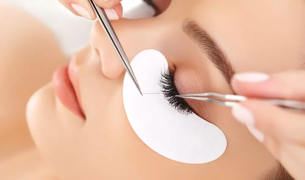 Enjoy a full set of natural classic eyelash extensions with a relaxing iRelaxBot massage at Beauty Island Spa, up to 56% off - Primary Image