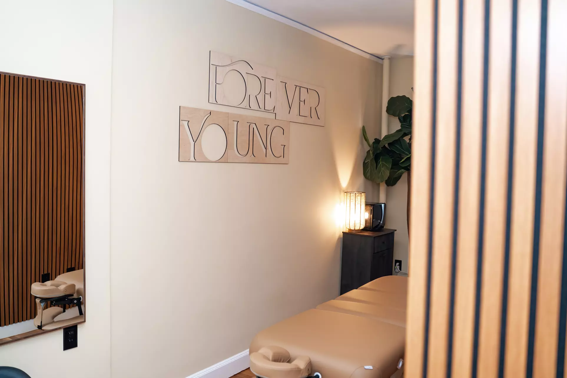 Enjoy Aescape Robotic Massage or  Signature of Deep Tissue Massage